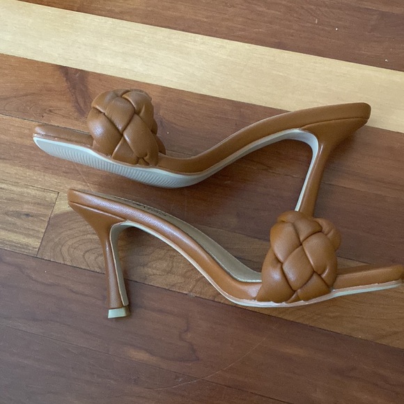 NWOT Neutral Caramel Colored Vegan Leather Braided Mule - Picture 9 of 12